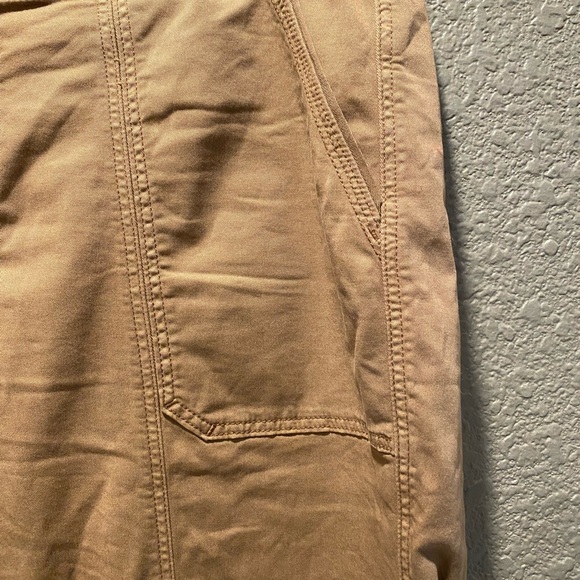 White House black market. Women’s mid rise straight crop pants. Brown/tan - Picture 8 of 8